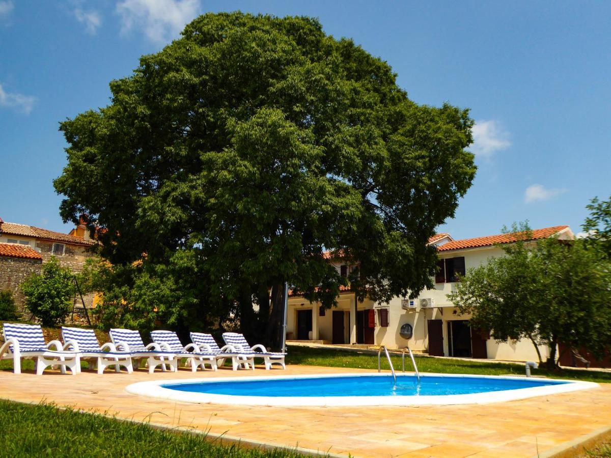Вілла Casa Istriana Nona Pina Каштелир Екстер'єр фото